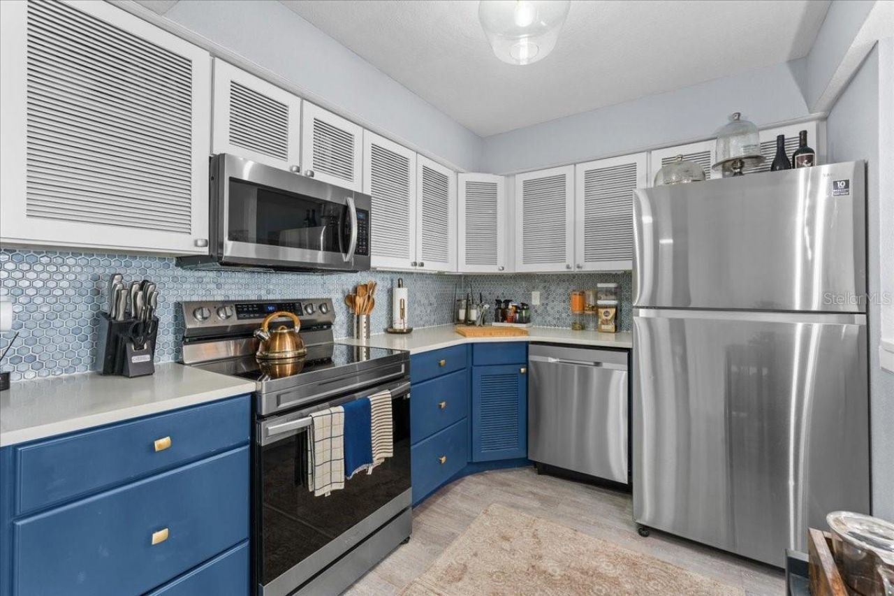 4900 Brittany Drive S, Unit 1808, Saint Petersburg, FL 33715 Photo