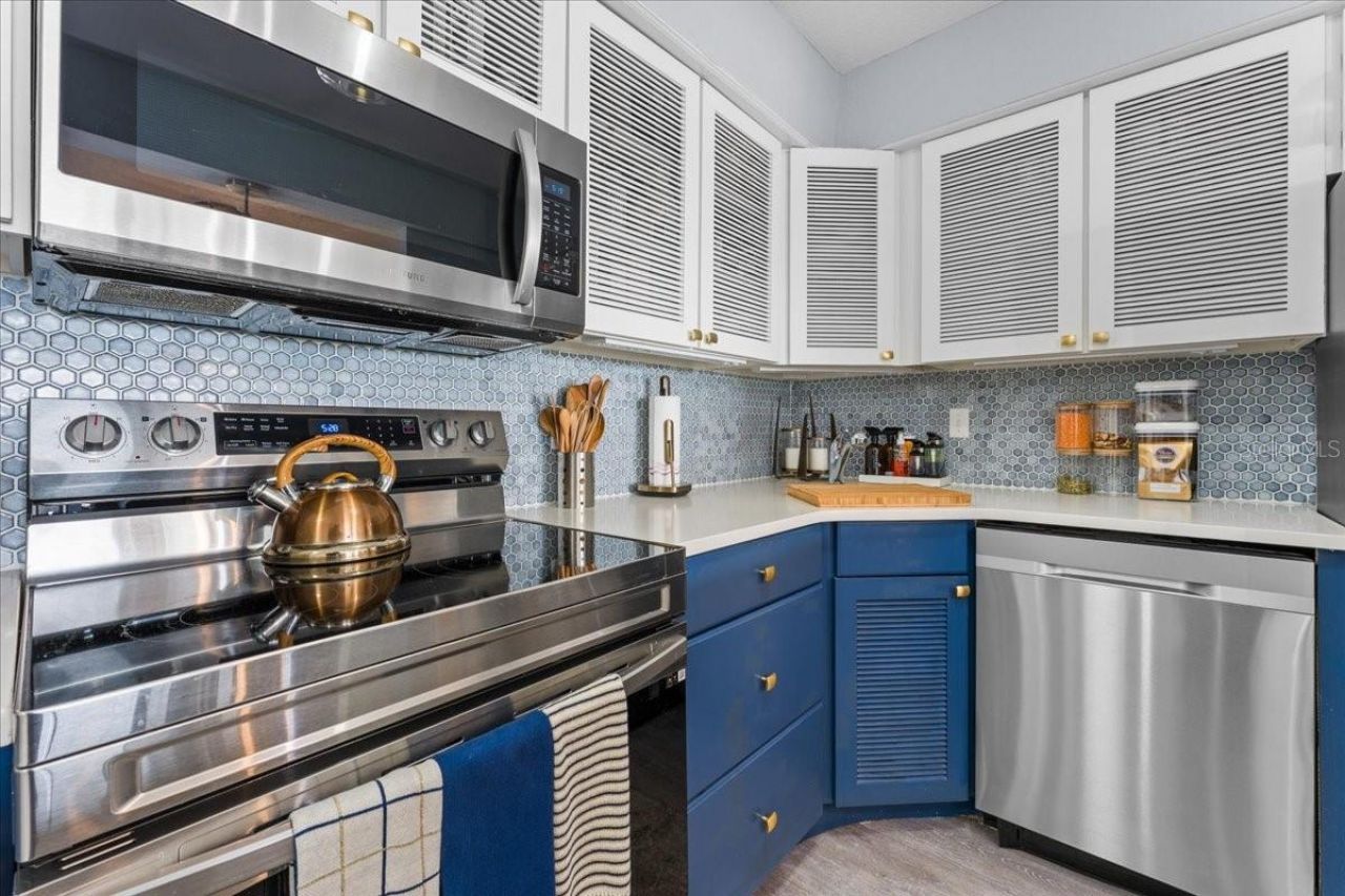 4900 Brittany Drive S, Unit 1808, Saint Petersburg, FL 33715 Photo