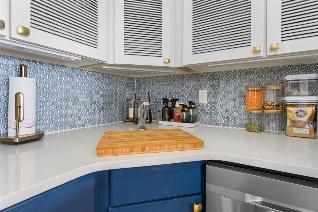 4900 Brittany Drive S, Unit 1808, Saint Petersburg, FL 33715 Photo