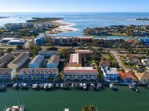 1067 PINELLAS BAYWAY S, ST PETERSBURG, FL 33715