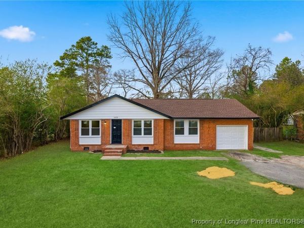 1425 E Manchester Road, Spring Lake, NC 28390