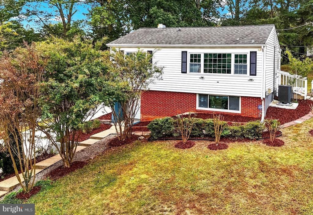 15030 Alabama Avenue, Woodbridge, VA 22191 Main Photo