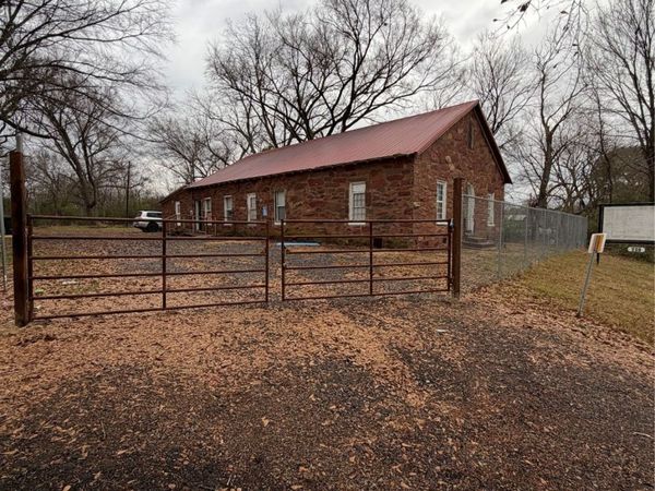 607 SE 3rd , Antlers, OK 74523
