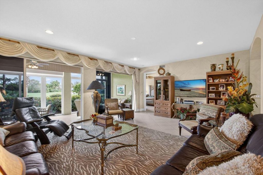 113 Palm Point Circle, Unit A, Palm Beach Gardens, FL 33418 Photo