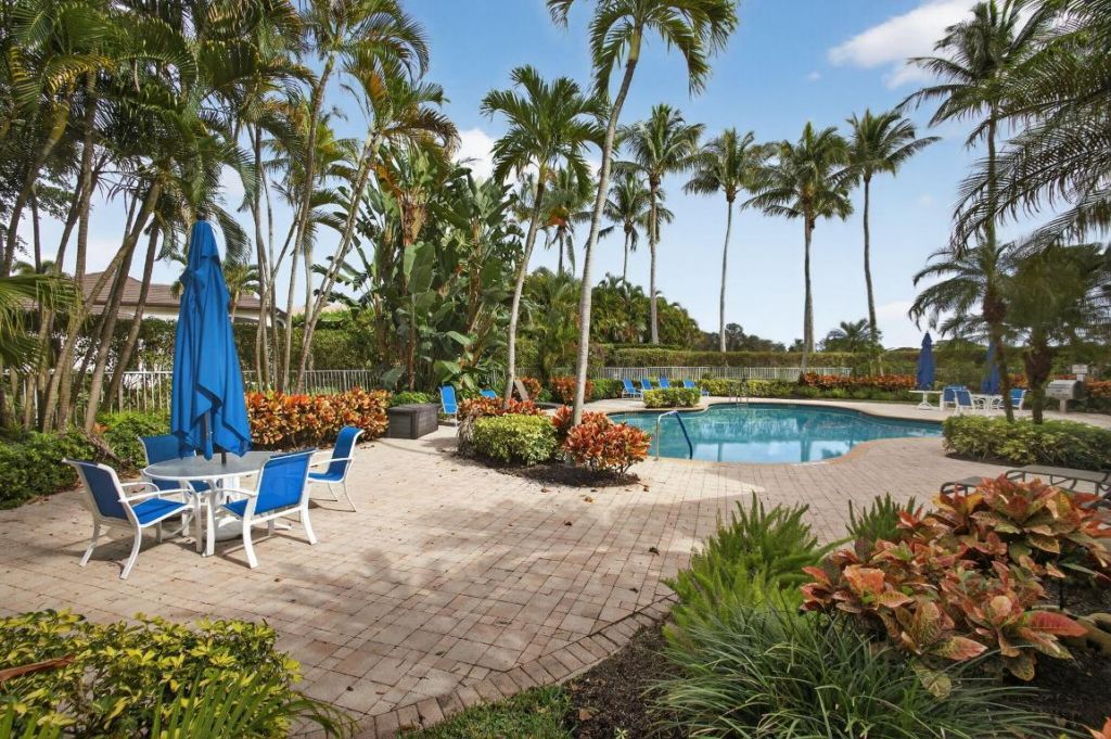 113 Palm Point Circle, Unit A, Palm Beach Gardens, FL 33418 Photo