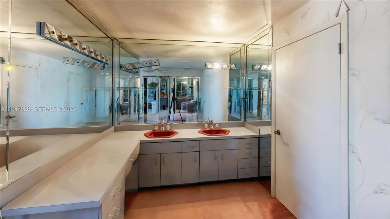 2420 NW 132nd St, Miami, FL 33167 Photo