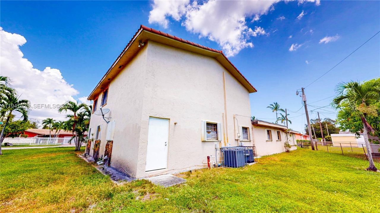 2420 NW 132nd St, Miami, FL 33167 Photo