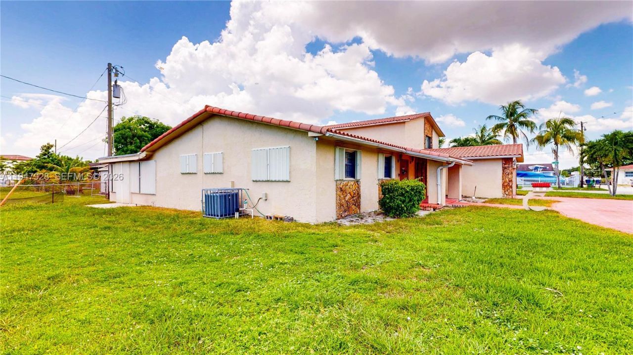 2420 NW 132nd St, Miami, FL 33167 Photo