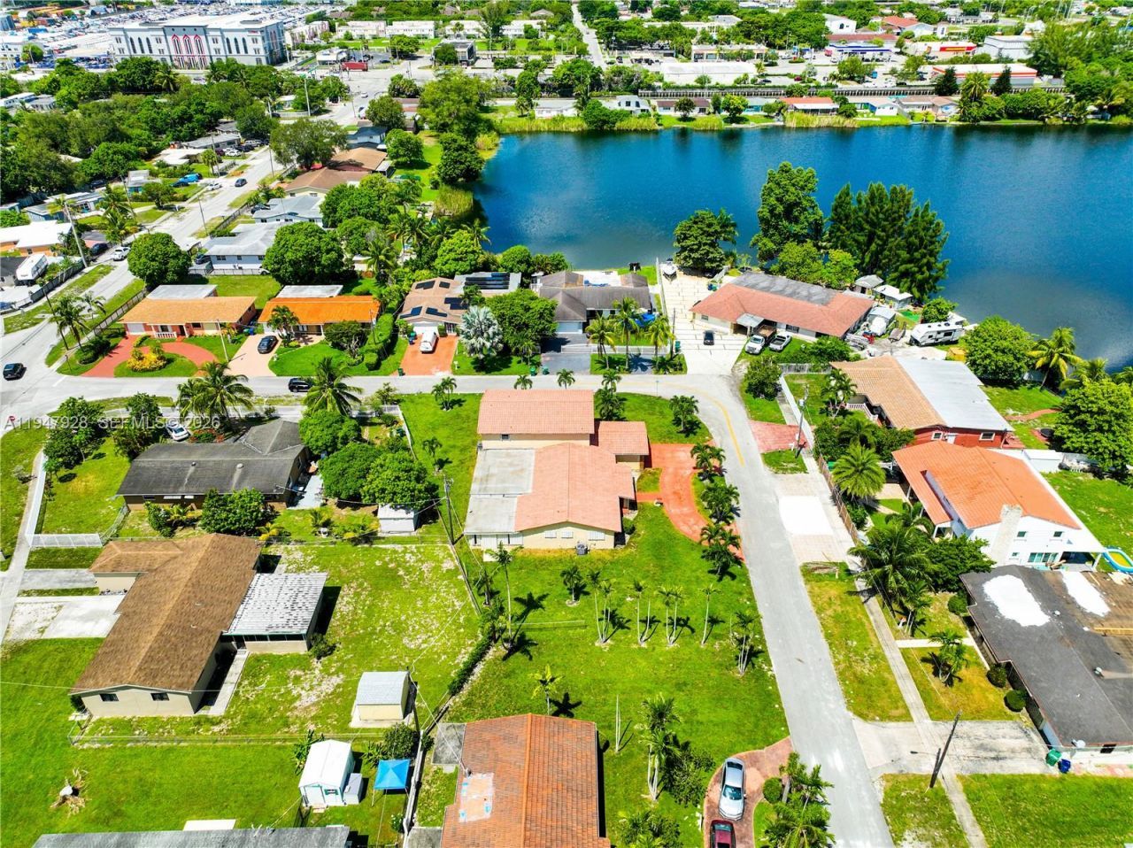 2420 NW 132nd St, Miami, FL 33167 Photo