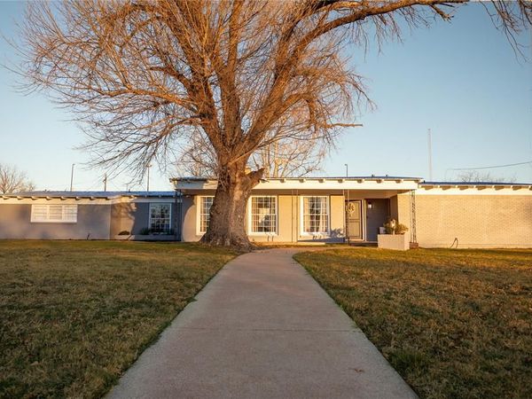 909 Cherry Street, Baird, TX 79504