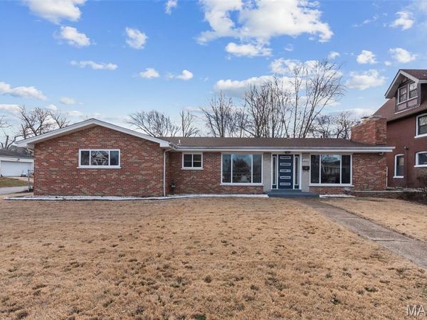 6064 W Cabanne Place, St Louis, MO 63112