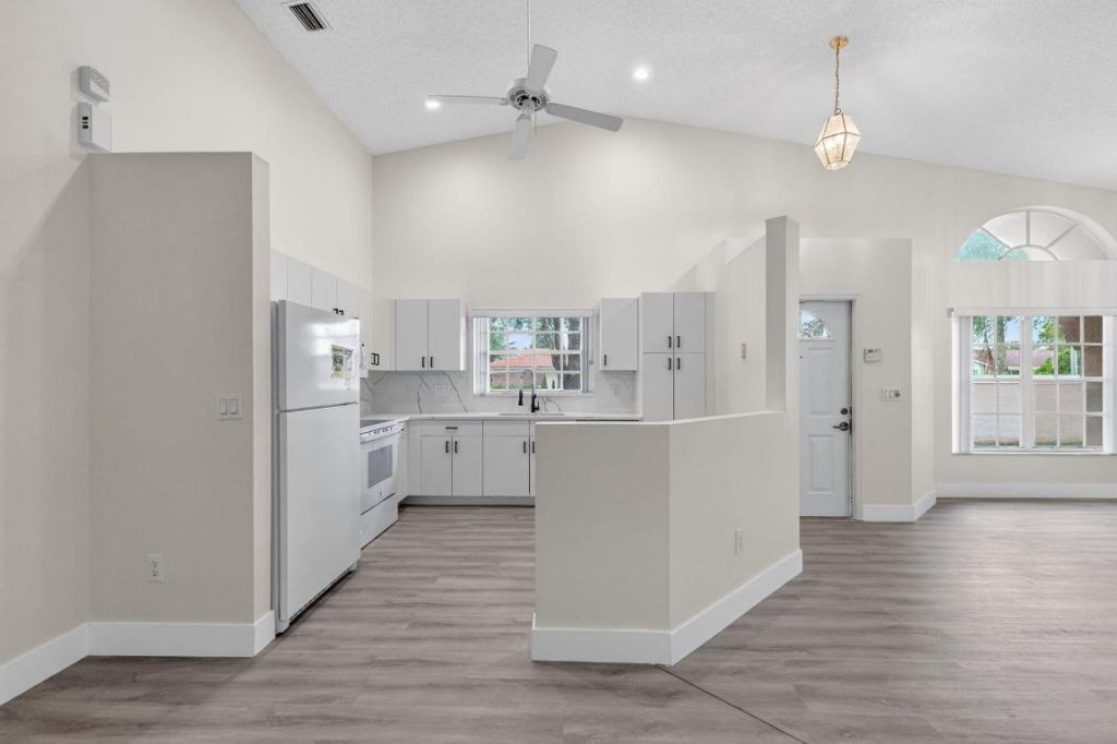 9910 Malvern Drive, Tamarac, FL 33321 Photo