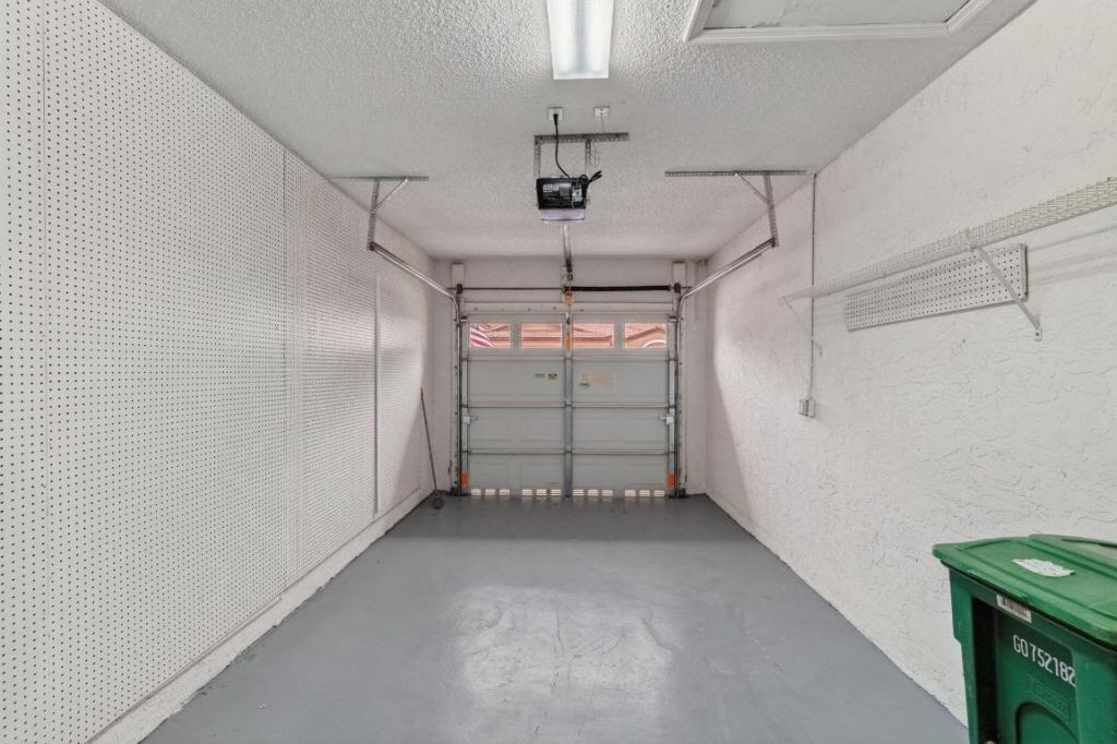 9910 Malvern Drive, Tamarac, FL 33321 Photo