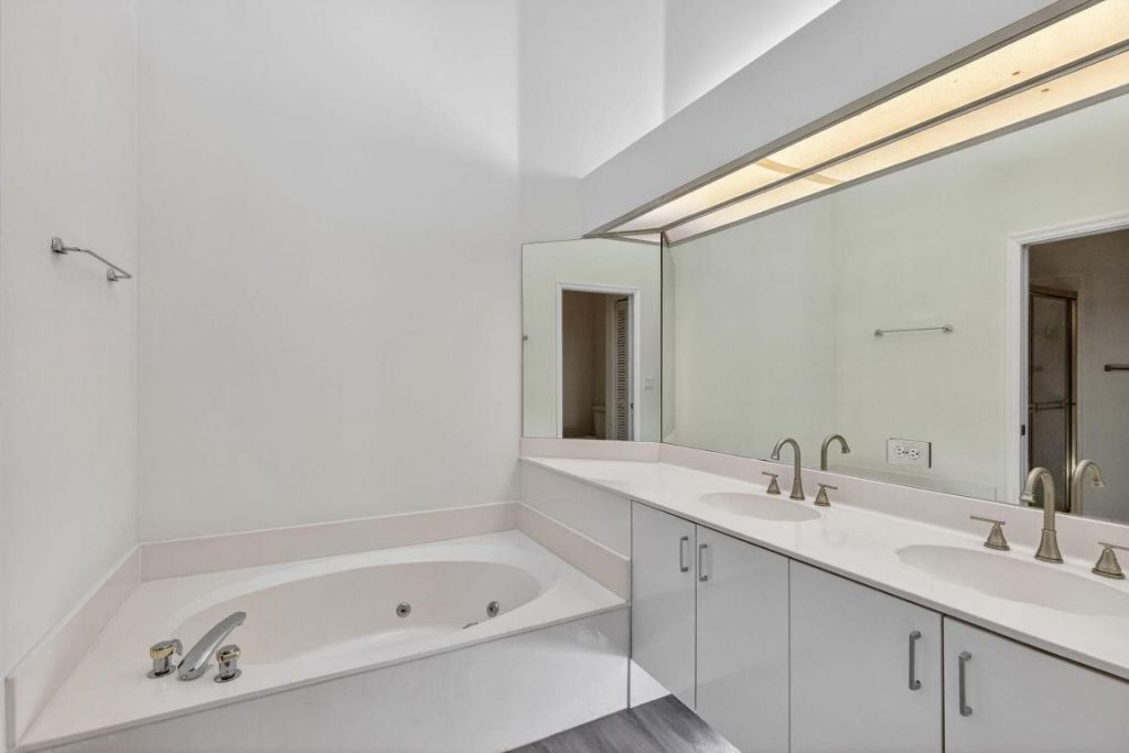 9910 Malvern Drive, Tamarac, FL 33321 Photo