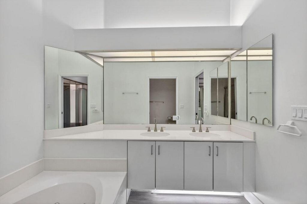 9910 Malvern Drive, Tamarac, FL 33321 Photo