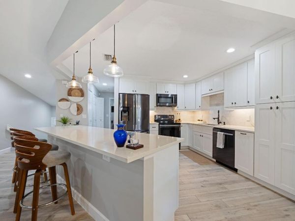 5710 Coach House Circle, Unit F, Boca Raton, FL 33486