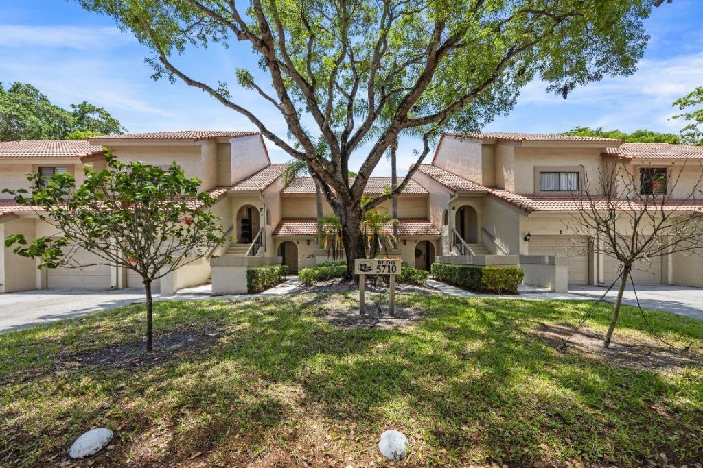 5710 Coach House Circle, Unit F, Boca Raton, FL 33486 Photo