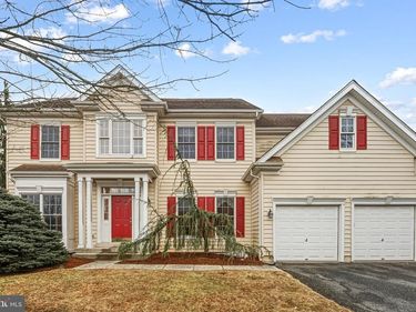 4698 BERWYN LANE, MACUNGIE, PA 18062