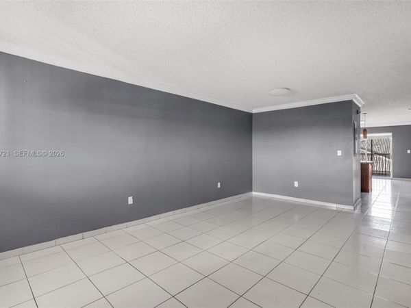 8851 NW 119th St, Unit 4414, Hialeah Gardens, FL 33018
