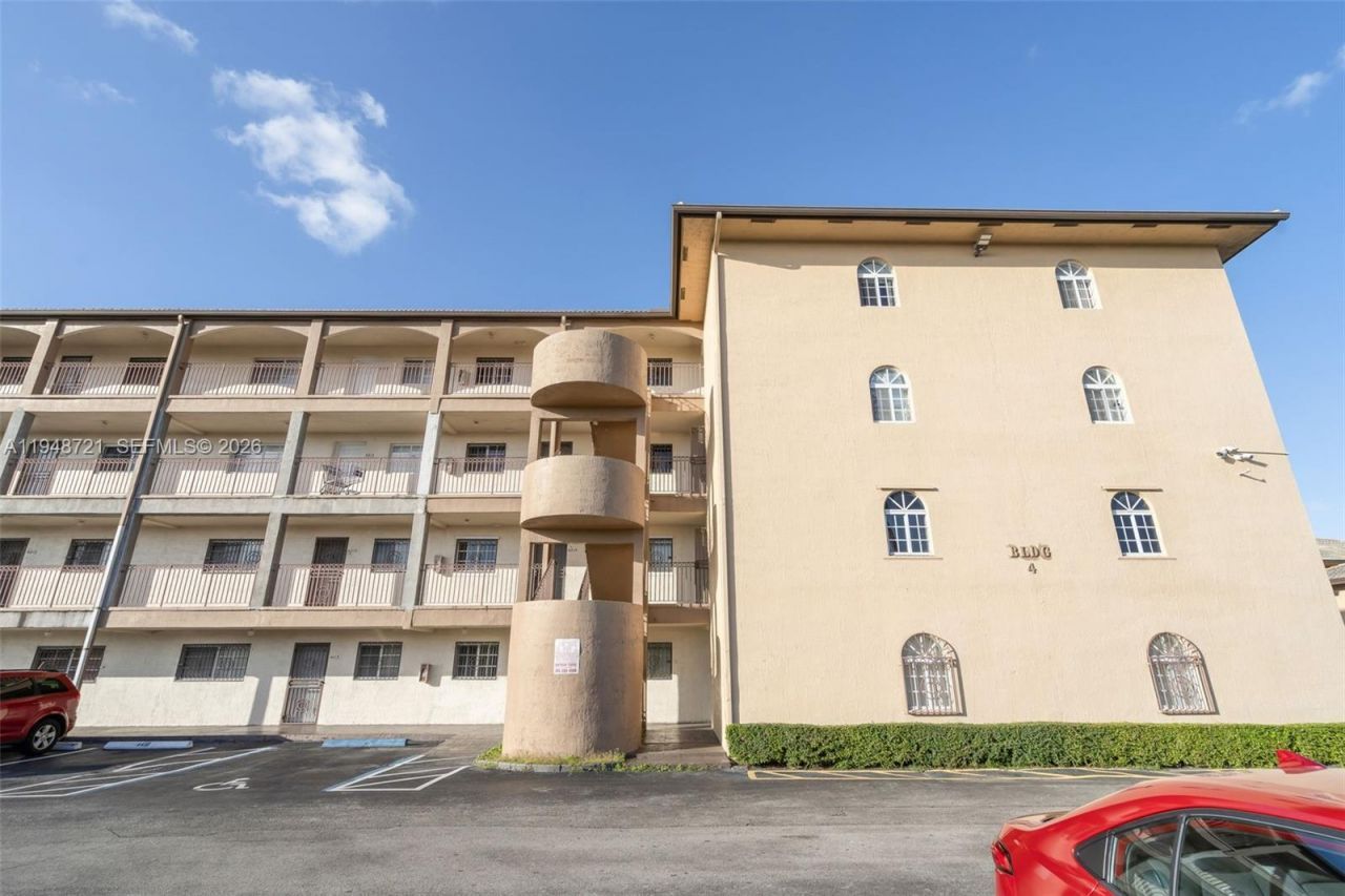 8851 NW 119th St, Unit 4414, Hialeah Gardens, FL 33018 Photo