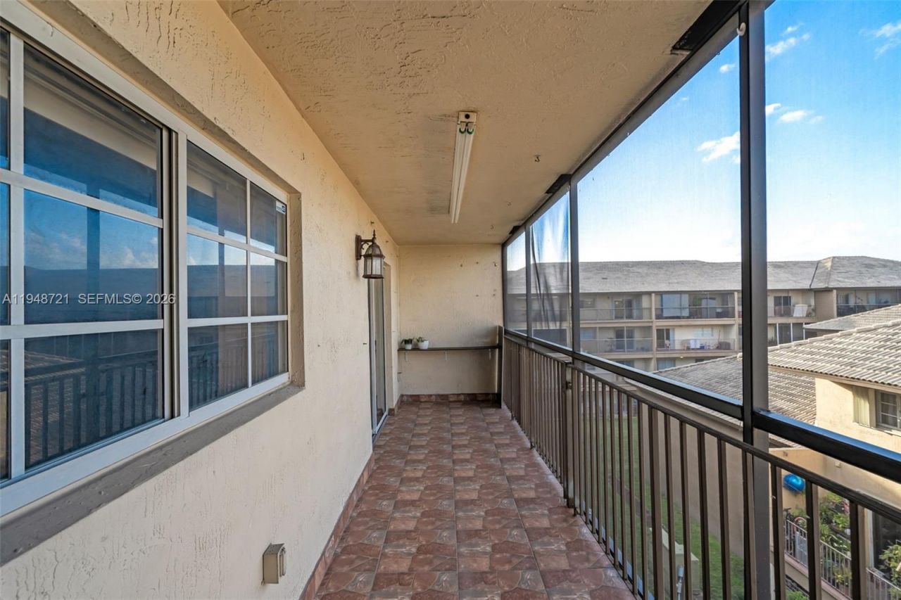 8851 NW 119th St, Unit 4414, Hialeah Gardens, FL 33018 Photo