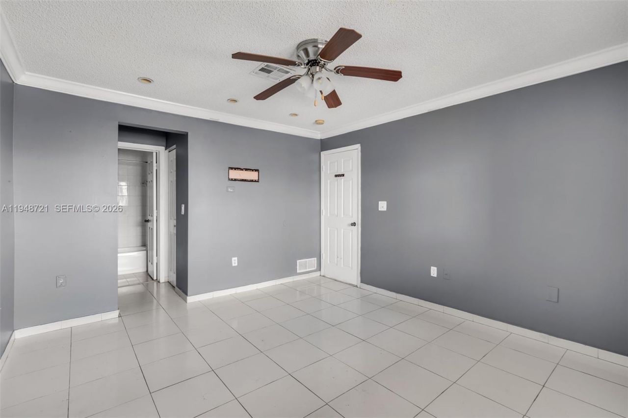 8851 NW 119th St, Unit 4414, Hialeah Gardens, FL 33018 Photo