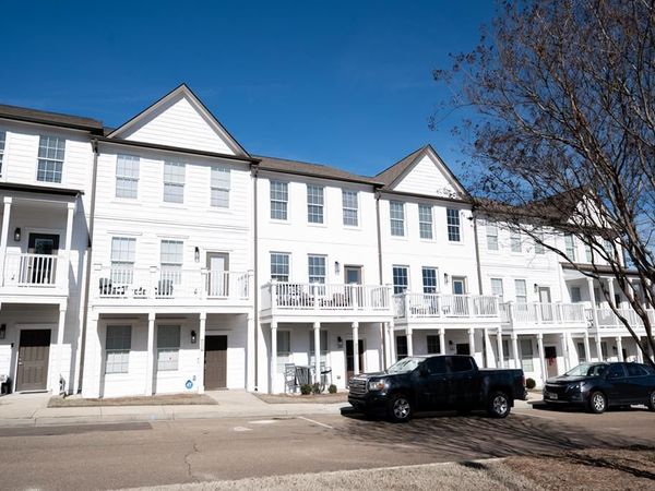 226 Town Center Dr, Oxford, MS 38655