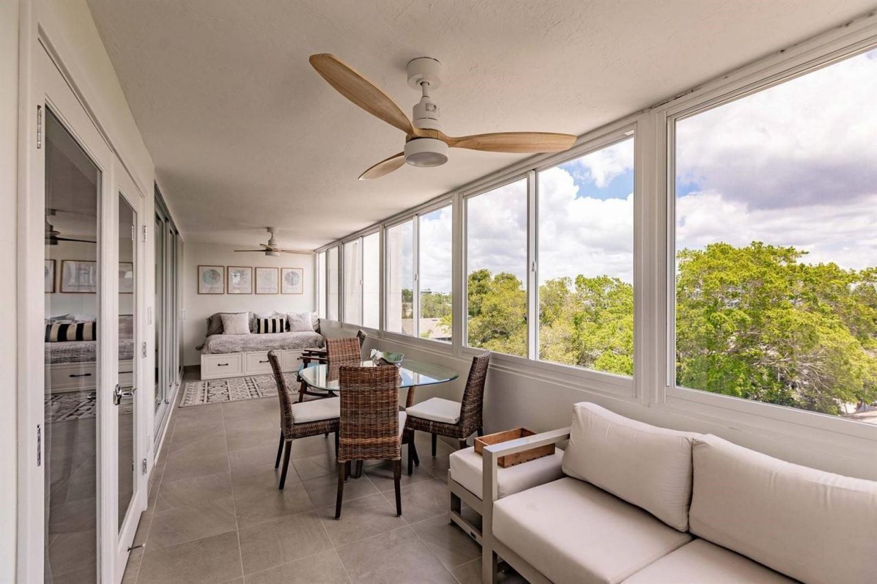 1125 W Peppertree Drive, Unit 407, Sarasota, FL 34242 Photo