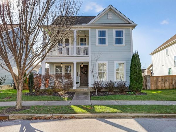 3213 Vinemont Dr, Thompsons Station, TN 37179