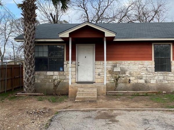 309 S Avenue C, Unit A, Elgin, TX 78621