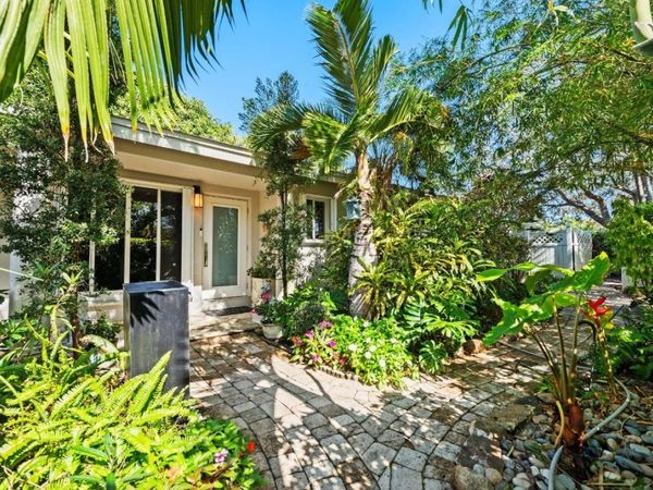 1617 Poinsettia Dr, Fort Lauderdale, FL 33305