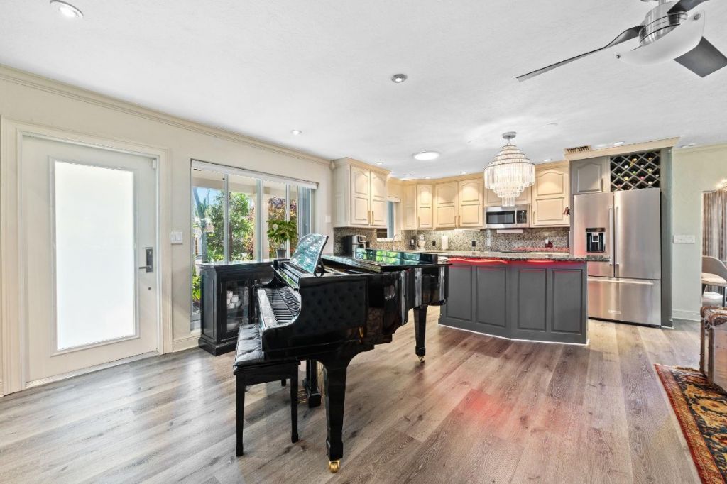 1617 Poinsettia Drive, Fort Lauderdale, FL 33305 Photo