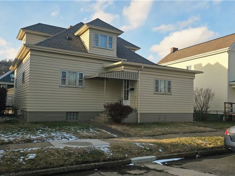 204 Grandview Avenue, Tiltonsville, OH 43963 Photo 3