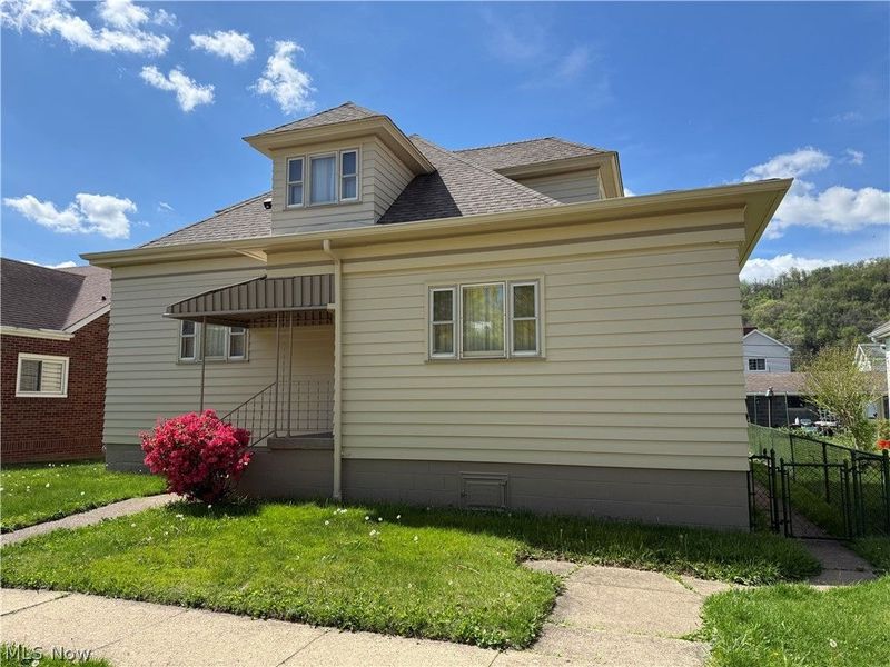 204 Grandview Avenue, Tiltonsville, OH 43963 Photo 3