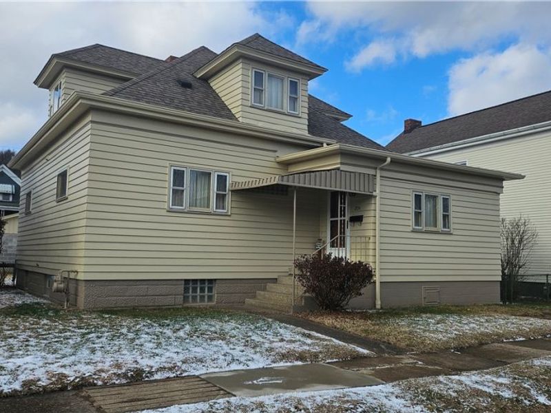 204 Grandview Avenue, Tiltonsville, OH 43963 Photo 4