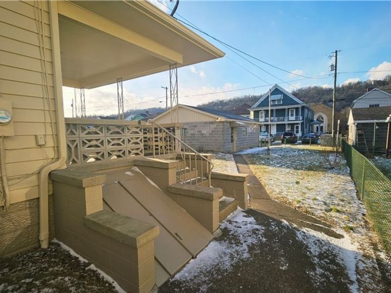 204 Grandview Avenue, Tiltonsville, OH 43963 Photo 9