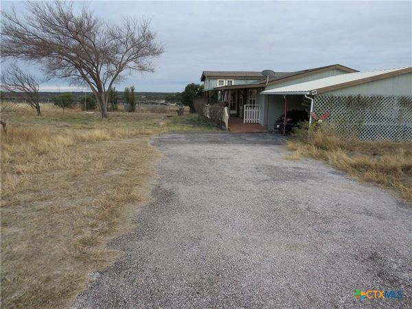 945 County Road 208, Lampasas, TX 76550