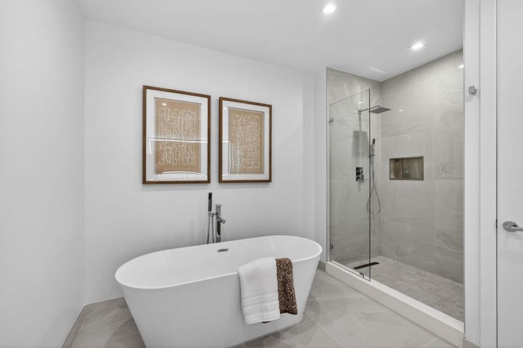 220 Lake Shore Drive, Unit 1906, Lake Park, FL 33403 Photo