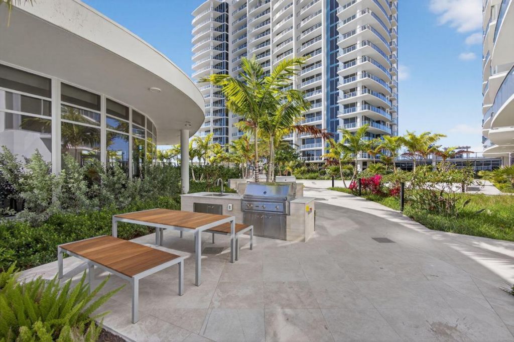 220 Lake Shore Drive, Unit 1906, Lake Park, FL 33403 Photo