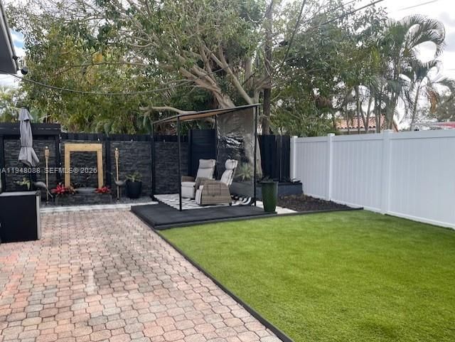 5821 NE 18th Ave, Fort Lauderdale, FL 33334 Photo