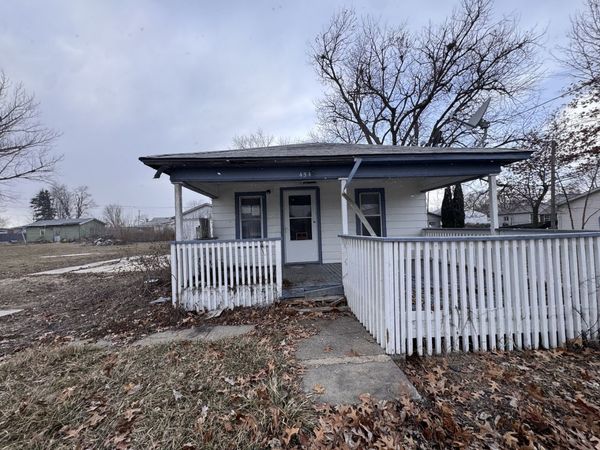 454 S 7th Avenue, Canton, IL 61520