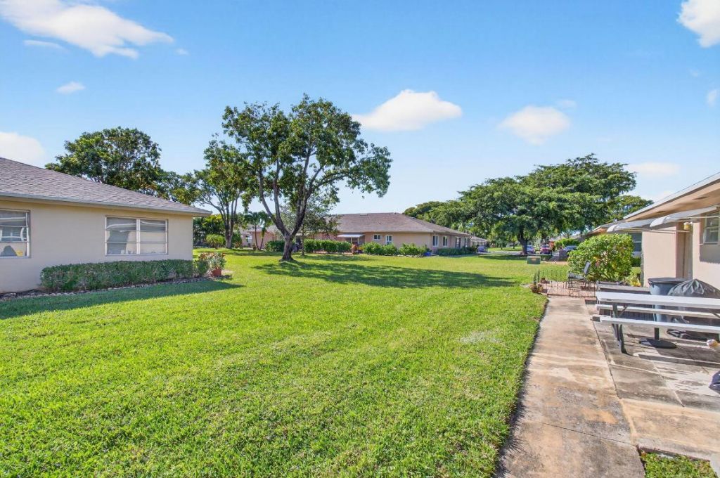 1320 High Point Place S, Unit C, Delray Beach, FL 33445 Photo