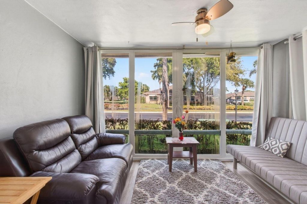 1320 High Point Place S, Unit C, Delray Beach, FL 33445 Photo