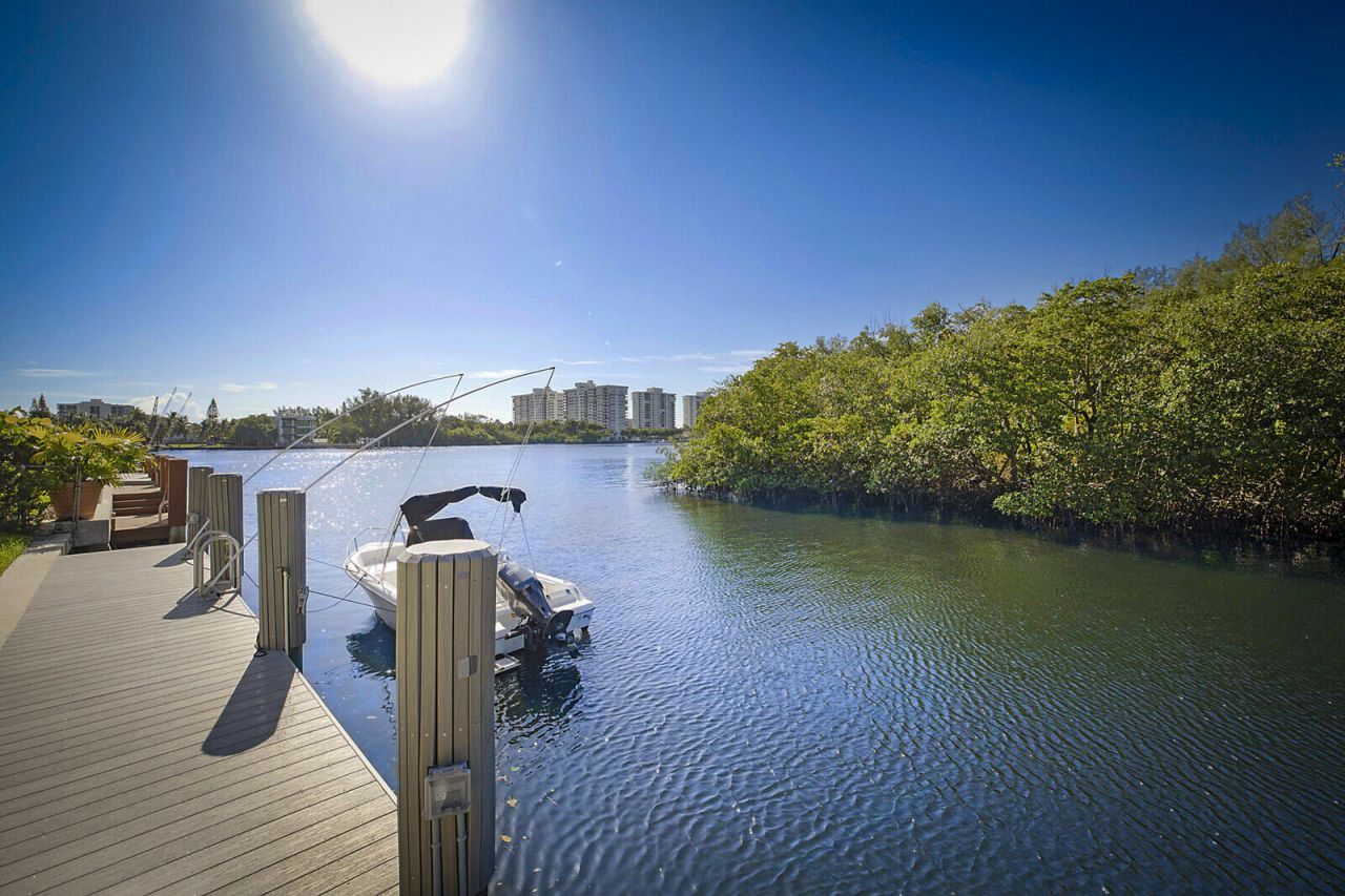 700 NE Harbour Terrace, Unit 2310, Boca Raton, FL 33431 Photo