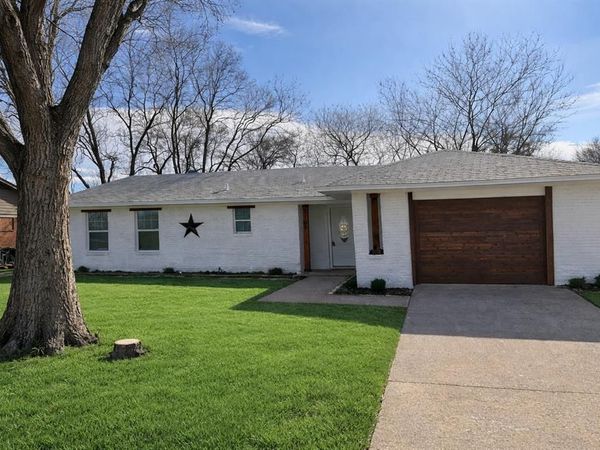 2105 Proctor Drive, Grand Prairie, TX 75051