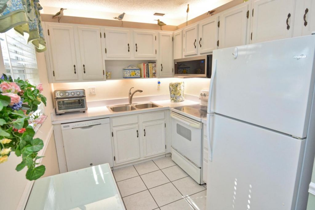1225 NW 21st Street, Unit 203, Stuart, FL 34994 Photo