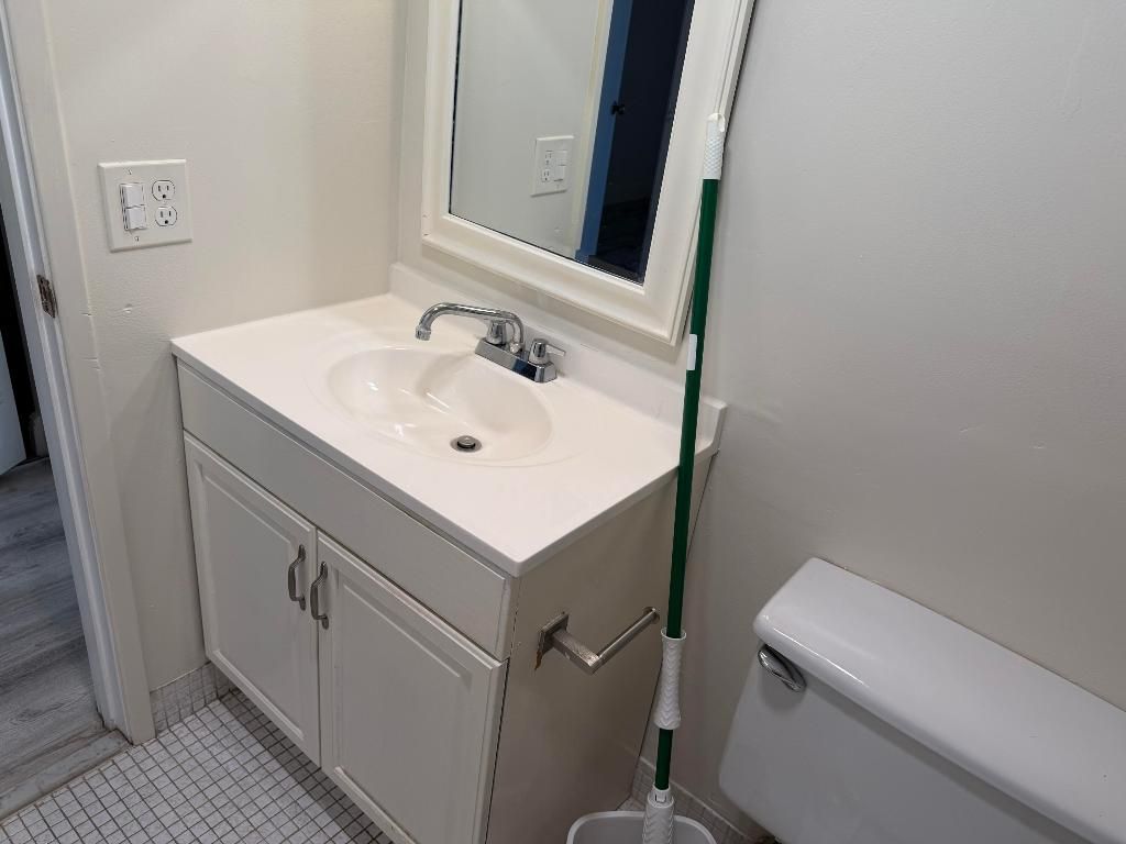 400 Village Green Circle W, Unit 304, Palm Springs, FL 33461 Photo