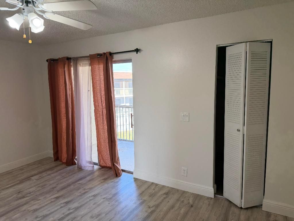 400 Village Green Circle W, Unit 304, Palm Springs, FL 33461 Photo