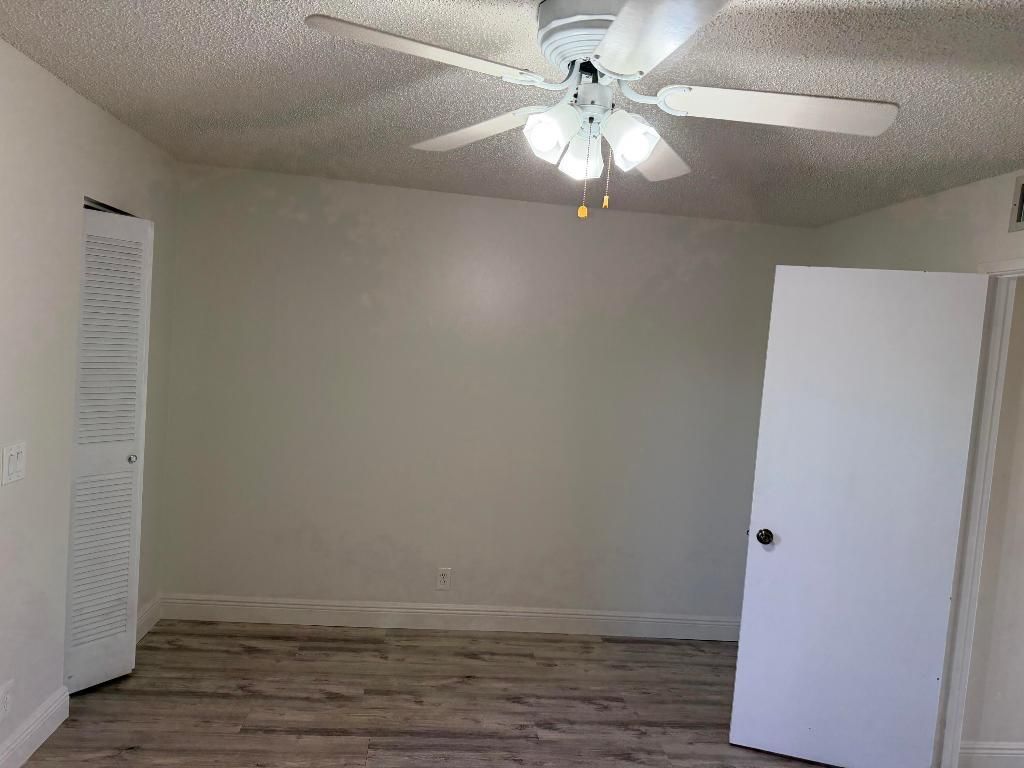 400 Village Green Circle W, Unit 304, Palm Springs, FL 33461 Photo