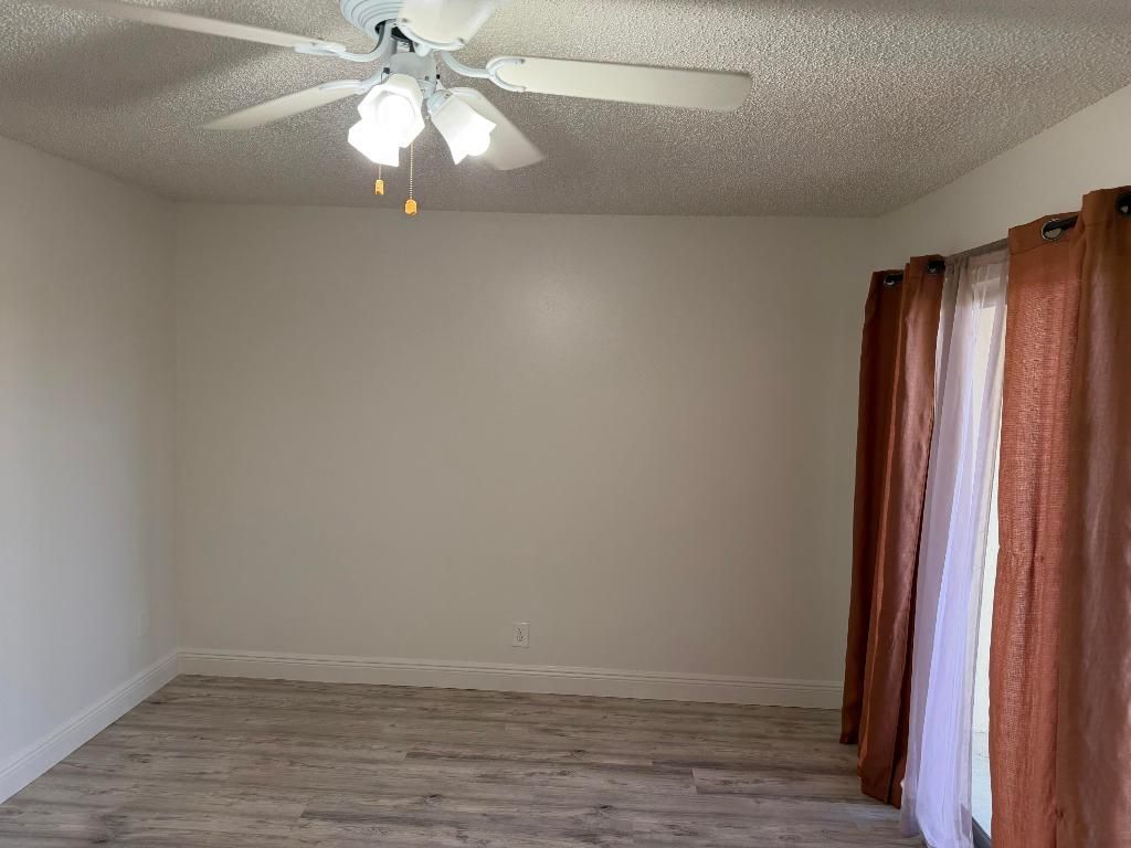 400 Village Green Circle W, Unit 304, Palm Springs, FL 33461 Photo